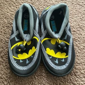 Toddler boys Batman water shoes size 7/8